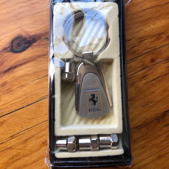 Ferrari Key Holder & 4 Decorative Valve Caps - Picture 2 of 6